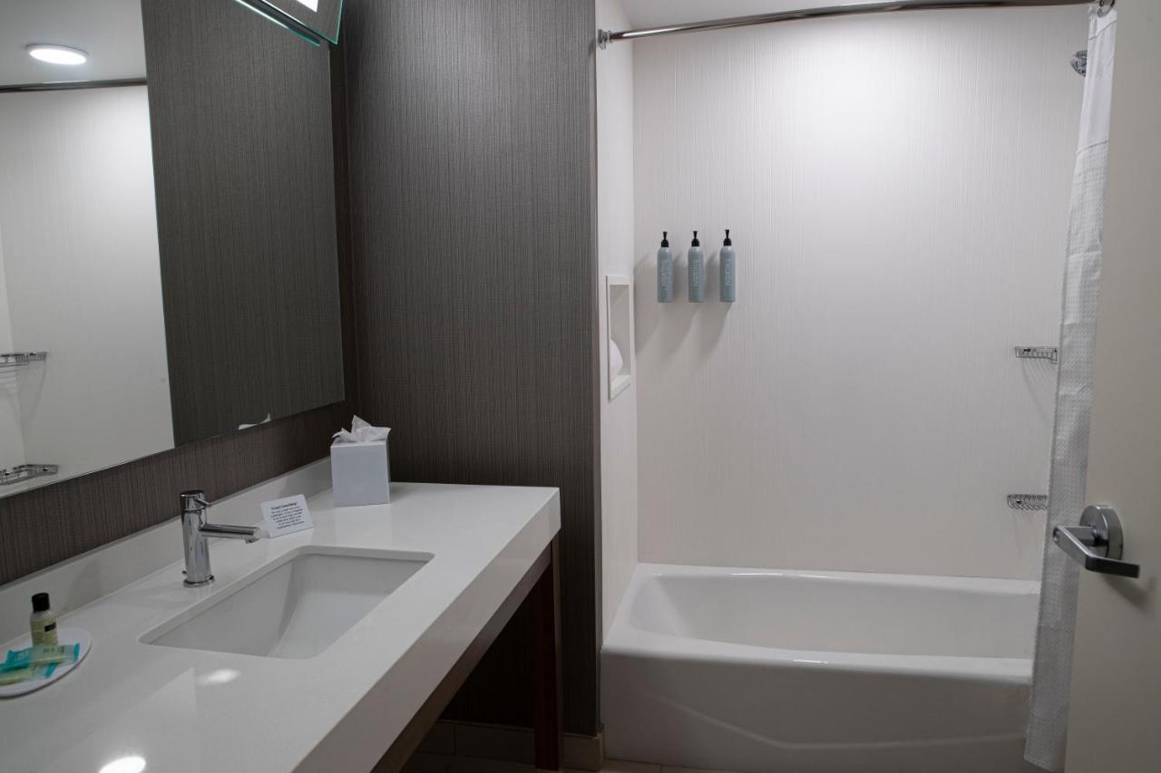 Courtyard By Marriott Nanaimo 호텔 외부 사진