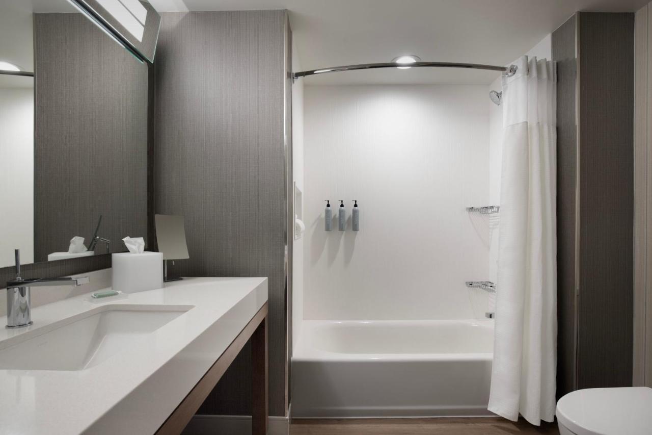 Courtyard By Marriott Nanaimo 호텔 외부 사진